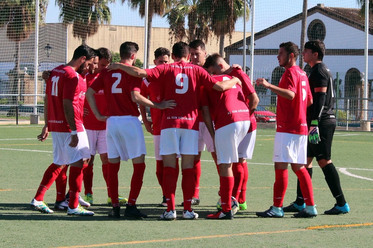 RCPortuense1928's tweet photo. 🇮🇩 ¡Hoy es un gran día porque juega nuestro Racing Club Portuense! 🇮🇩 A las 19.00 h. en el Campo Municipal El Lute de San José del Valle #VamosRacing #VolvemosRCP #HistoriaViva https://t.co/NMx3gXfU6u