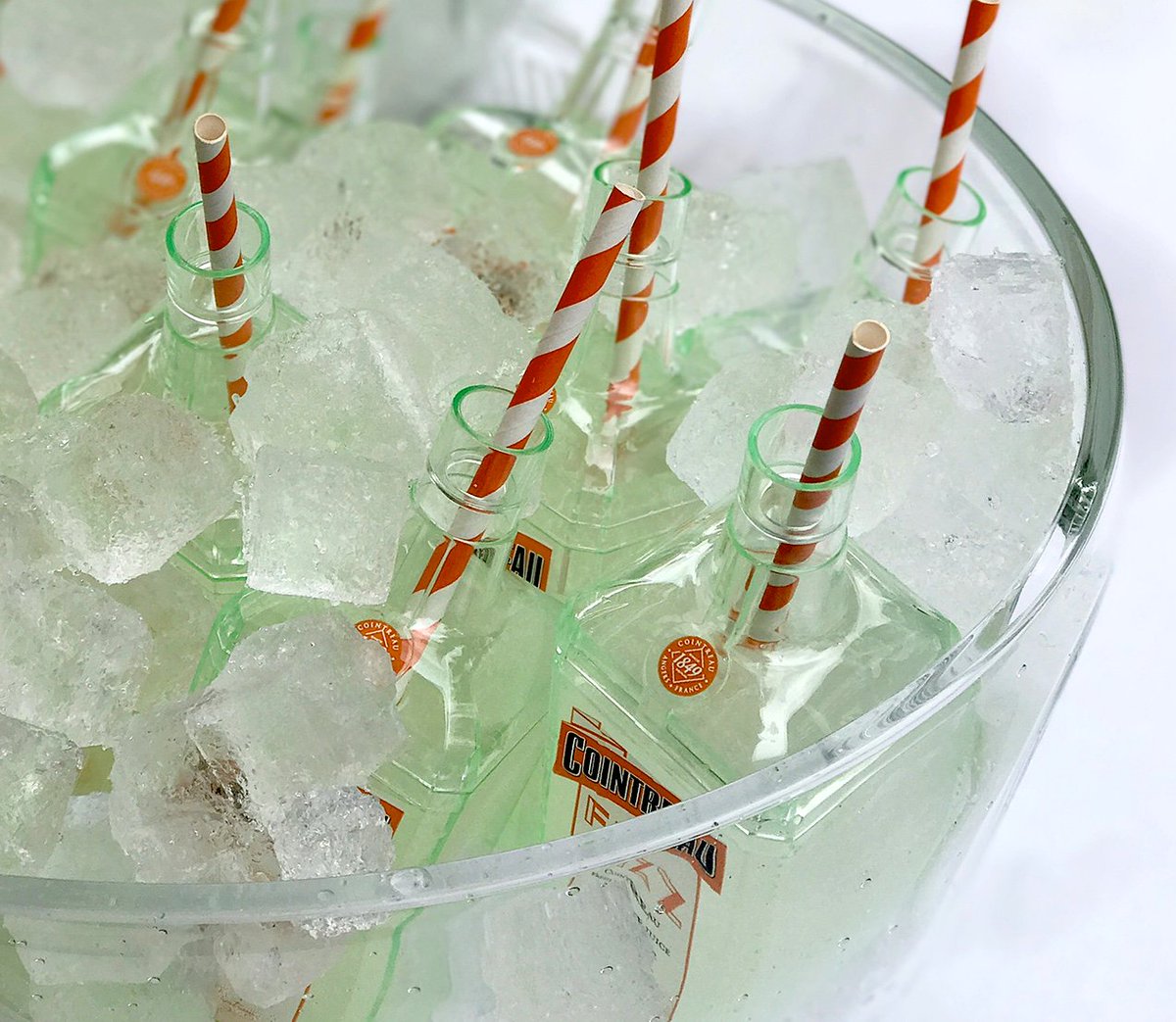 CointreauUK's tweet photo. A winning mix...Cointreau, lime and sparkling water. Cointreau, Spirit Partner for the @BAFTA 2018. #EEBAFTAs #CointreauFizz #Cocktail #BAFTAParty (Photo credit: https://t.co/YvXviqS4Fd) https://t.co/IpBW2Ig1DO