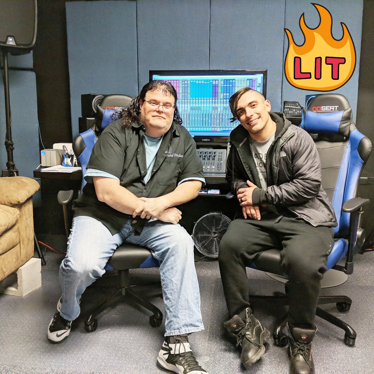 starsound55's tweet photo. Dropping some serious rap music with big nomad!! #starsoundstudios #recordingstudiocleveland #recordingstudio #rapmusic #recordingstudioohio #bestrecordingstudiocleveland https://t.co/juK6WqUIlz