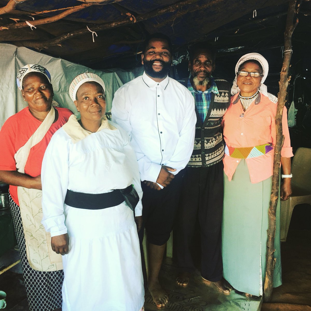 Sjava_atm's tweet photo. MY FAMILY PRAYS FOR ME I HOPE YOURS DO TOO 

ZIMBANKOMO🙏🏿❤️ https://t.co/S2V0YI1xpO