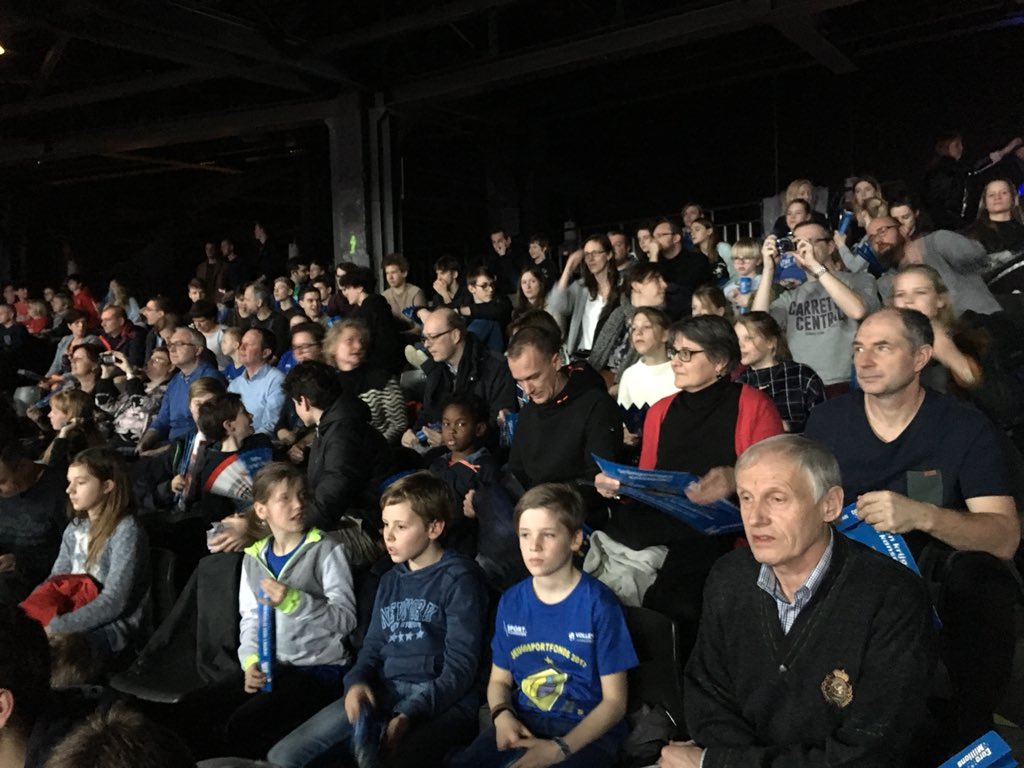 VThorT's tweet photo. @koenmaertens @NOLIKO_Maaseik @KnackRoeselare  https://t.co/KQZXsIrjms