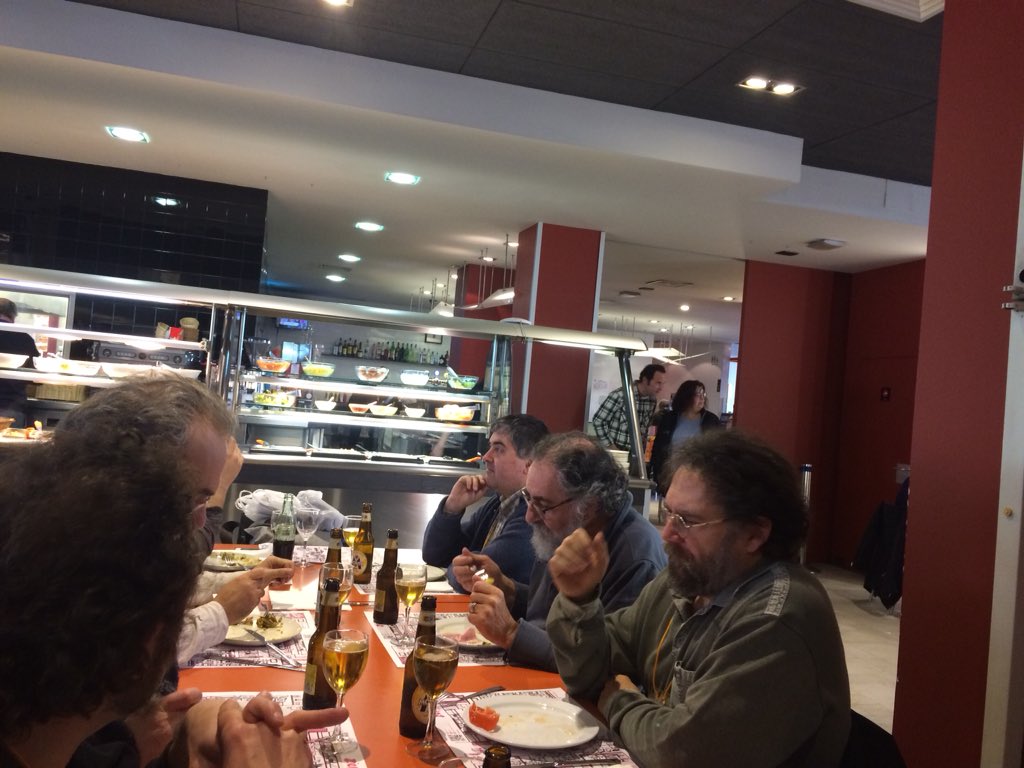 festivalvicomic's tweet photo. Dinar de germanor al #vicomic https://t.co/jL0Ua7N2qm