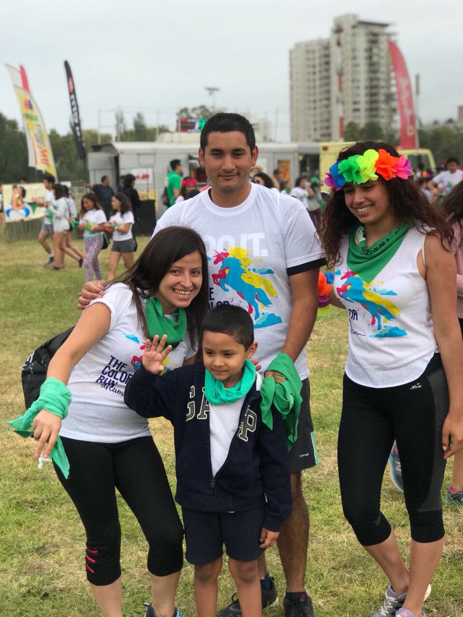 RondaChile's tweet photo. Ya estamos viviendo #TheColorRunDream en Viña del Mar!!! 💚 Esperando vuelta por la inclusión #DaleColorALaInclusión https://t.co/YihmQZ45HA