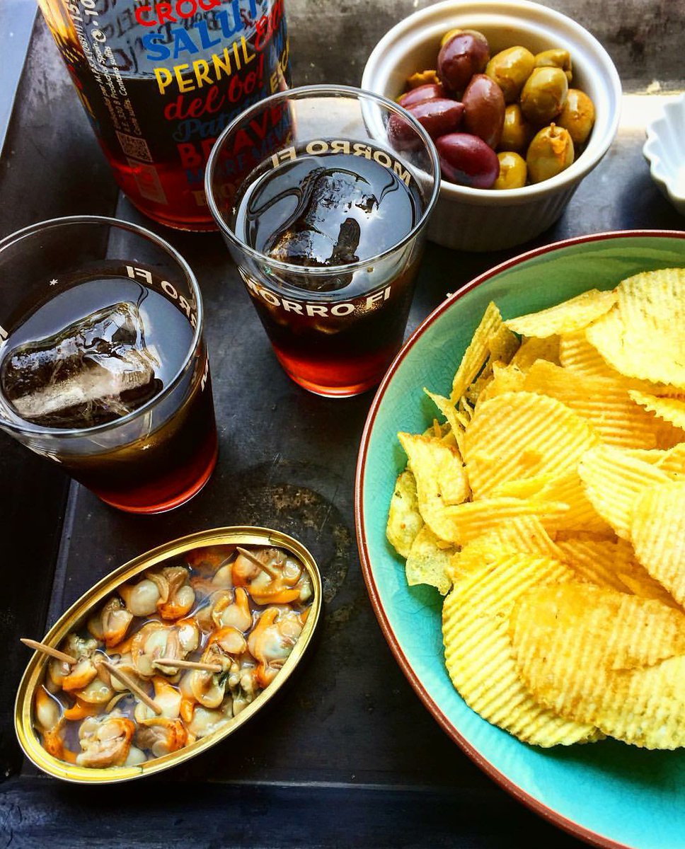 modastylo's tweet image. Good food, good friends, good times 😎
#vermut #sunday #FunTimeFebrero2018 #instamood #enjoy
