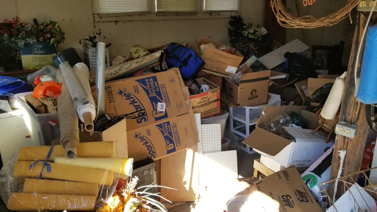 WeAreJunkTrunk's tweet photo. We all have useless #junk laying around the house and when you want to get rid of it, let Junk Trunk haul it away. We're happy to help you clean your #mess and straighten up around the #house. #JunkTrunk #NCJunk https://t.co/3tgepvzG7C