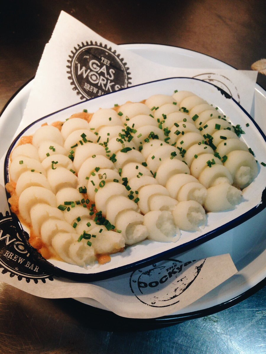 U HUNGRY? This Red Lentil Shepherds pie is VEGAN and GLUTEN FREE ‼️ #OMG #PUTITINMYMOUTHHOLE #MANCHESTER