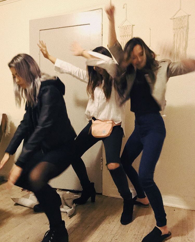 mjow18's tweet image. Sisters @xoMalese