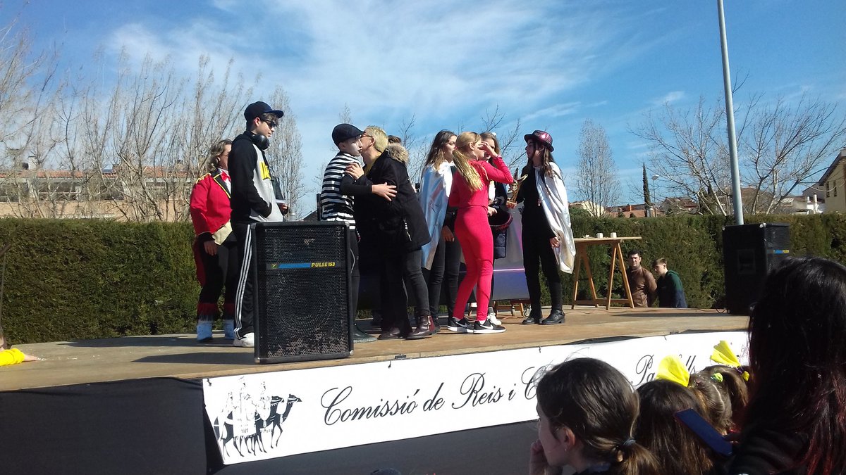 AjuntamentPLF's tweet photo. Gràcies a totes les comparses i carrosses que han participat avui a la Rua de Palafolls #festesPLF #ComissióReis @radiopalafolls https://t.co/DfFF3pM2jE