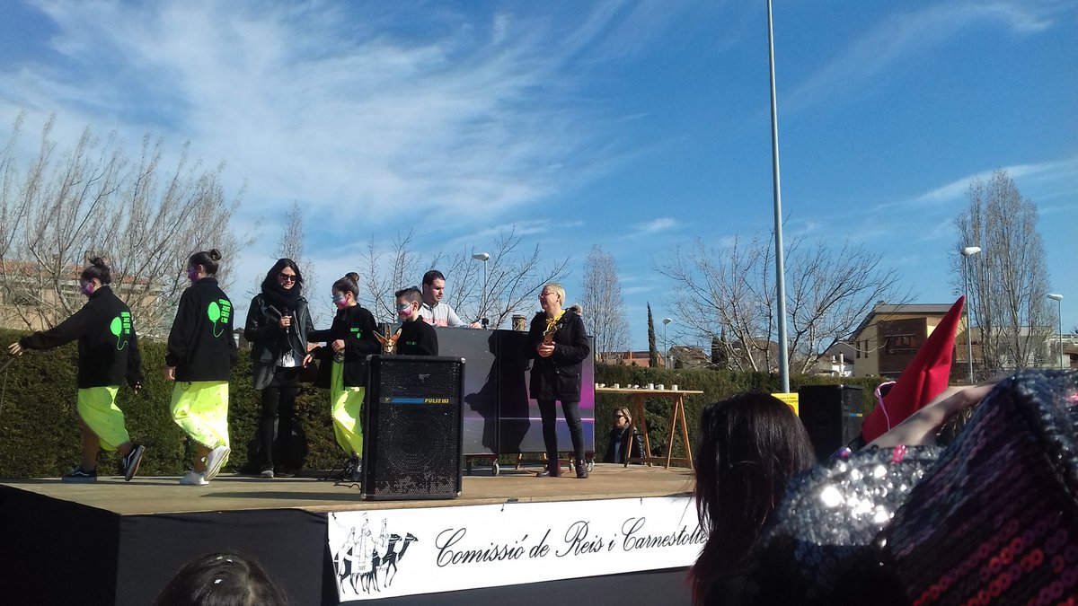 AjuntamentPLF's tweet photo. Gràcies a totes les comparses i carrosses que han participat avui a la Rua de Palafolls #festesPLF #ComissióReis @radiopalafolls https://t.co/DfFF3pM2jE