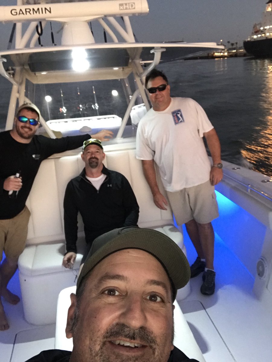 DiomedeMark's tweet photo. Awesome boat trip with Joe, Brook and Tom McNamara’s need toy! #notafisherman #42ftcruiser https://t.co/D1ruZyHydy