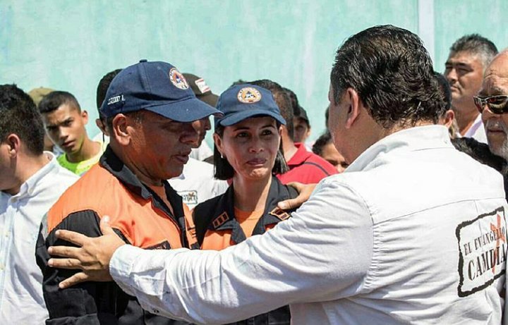 adrianabdonis's tweet photo. Vienen dias de Gloria para Venezuela #EsperanzaConBertucci https://t.co/xfhu6RMbRq