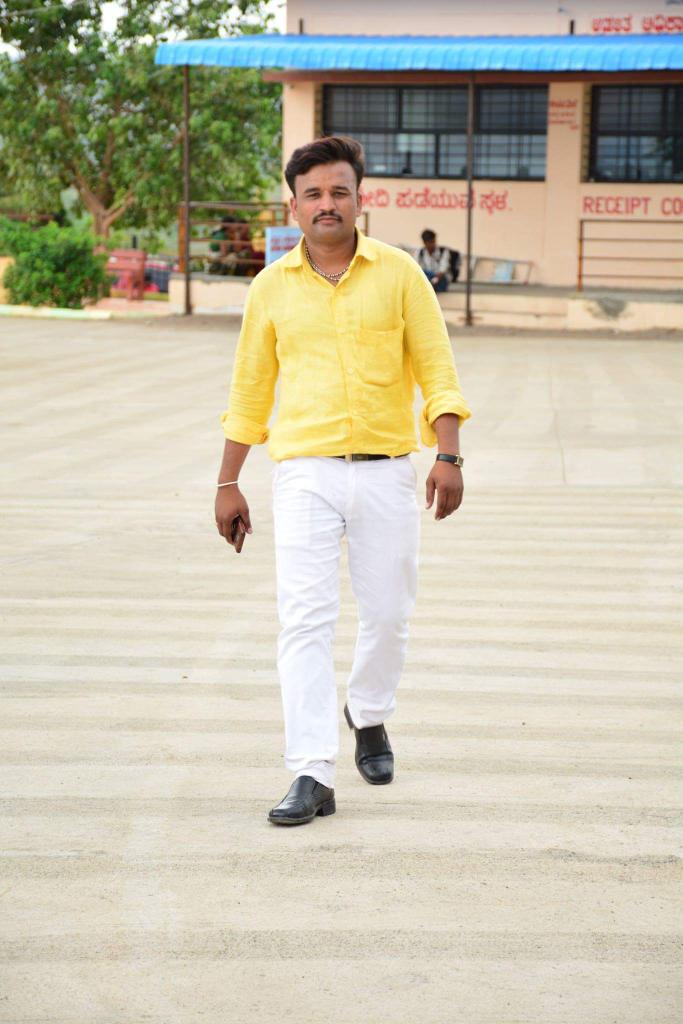 VMMathapati3's tweet image. Sri bhavani studio Reevansidhishavar tempal Reevagi gudda Ratakal 9972427419