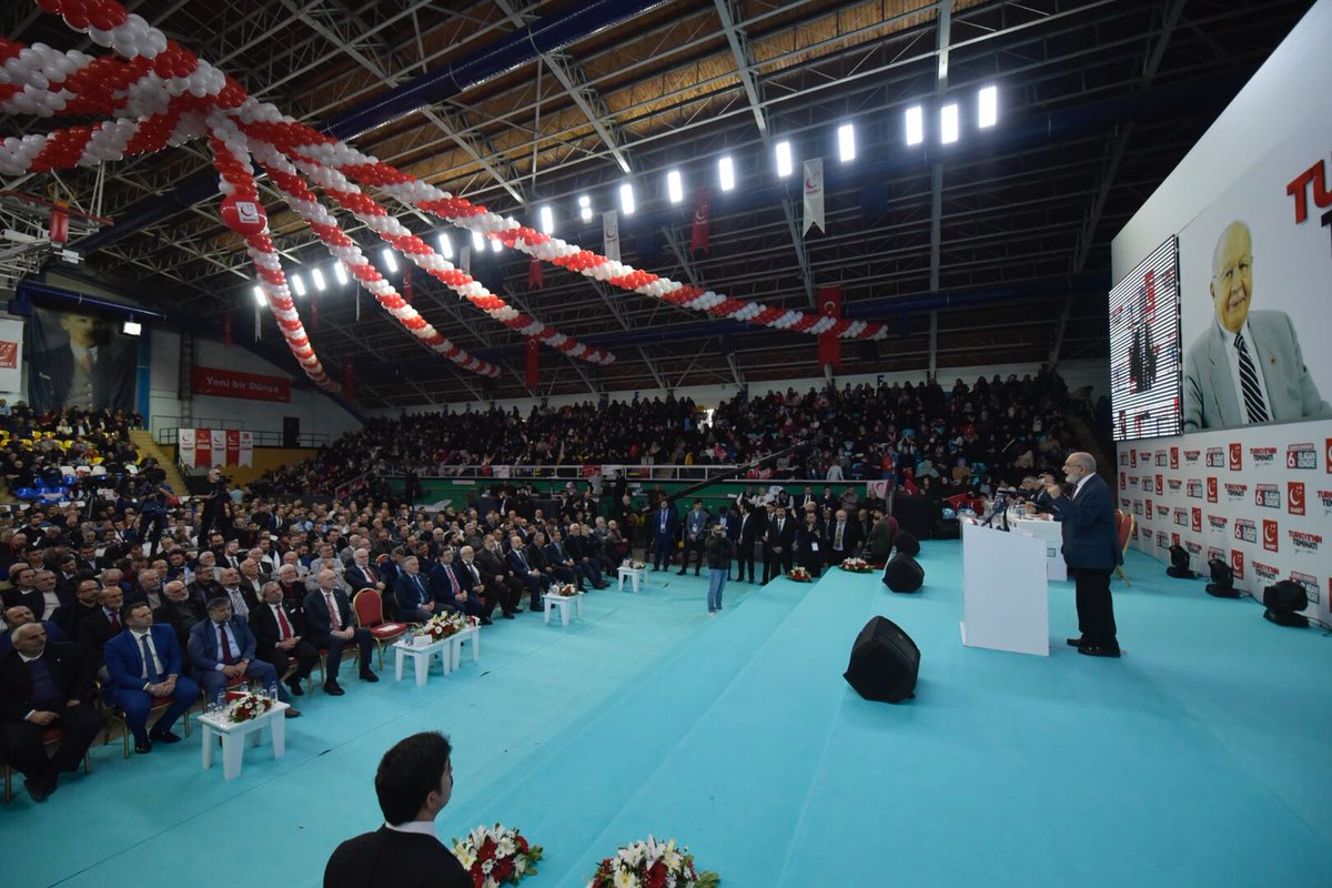 Sakarya 6. Olağan İl Kongremizi büyük bir coşku ve heyacan ile icra ettik. Emeği geçen herkese teşekkür ederim.