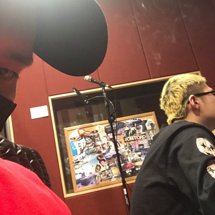 180218 dnss' IG update with <a href="/giriboy91/">GIRIBOY</a>. Looks like they're at the recording studio 🤔 instagram.com/p/BfVmiNhgYjE/