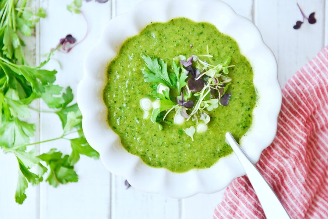eluxemagazine's tweet photo. Looking to #detox the your system but not a fan of juicing? #Souping may be more your thing! We've got everything you need to know on how to start a #soupcleanse & 26 delicious #veganrecipes: https://t.co/e2rZH3ykrw @Detoxinista @imaRhubarbarian @CaseyJadeHill https://t.co/hE59l4HCgb
