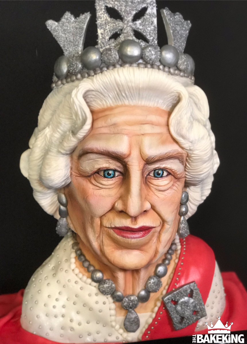 The_Bakeking's tweet photo. THE QUEEN... CAKE!
Watch the vid of me at Buckingham Palace on my FB page!!! ππ»
I WENT TO BE KNIGHED π±
#thebakeking #bakeking #extremecakemakers #queencake
Vanilla Cake with Chocolate Ganache https://t.co/DYZiSEVtzy