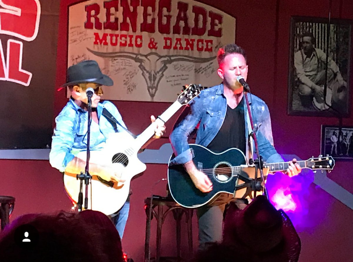 #Repost <a href="/RenegadeMataro/">Renegade Music&Dance</a>
Great Show!! Barcelona Cowboy Boots Festival.
#mataro #country #barcelona #cowboys #cowgirl #cowboyboots #honkytonk #bluecountymusic