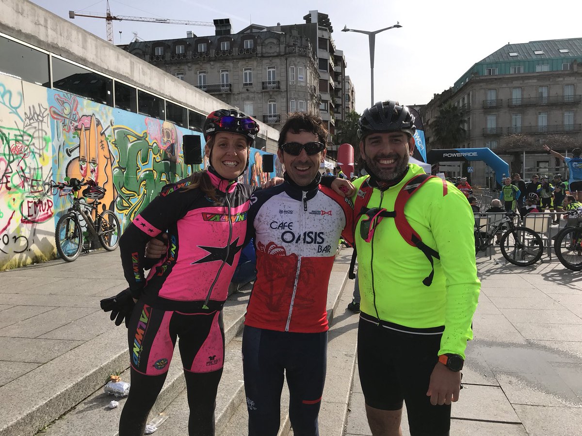 carlosalonso78's tweet photo. @SONIAPARIENTE @Juafelo @AlonsoCMiguel Mi 1ª #bikedada 
Dorsales 133,134 y 135 juntos. 
Al final se hizo dura. Pero mereció la pena la aventura. 
#loderepetirtayasiesomelopiensoenfrio https://t.co/cGjw3EcS8R
