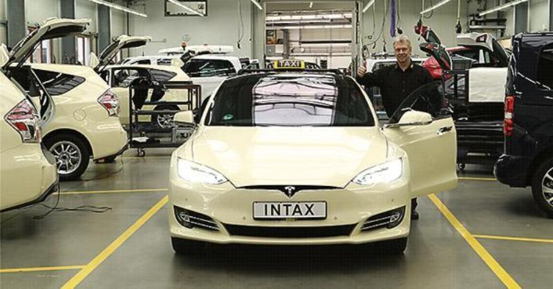 Oldenburg wird Deutschlands Taxi-Standort von Tesla bit.ly/2C59p4O #Oldenburg