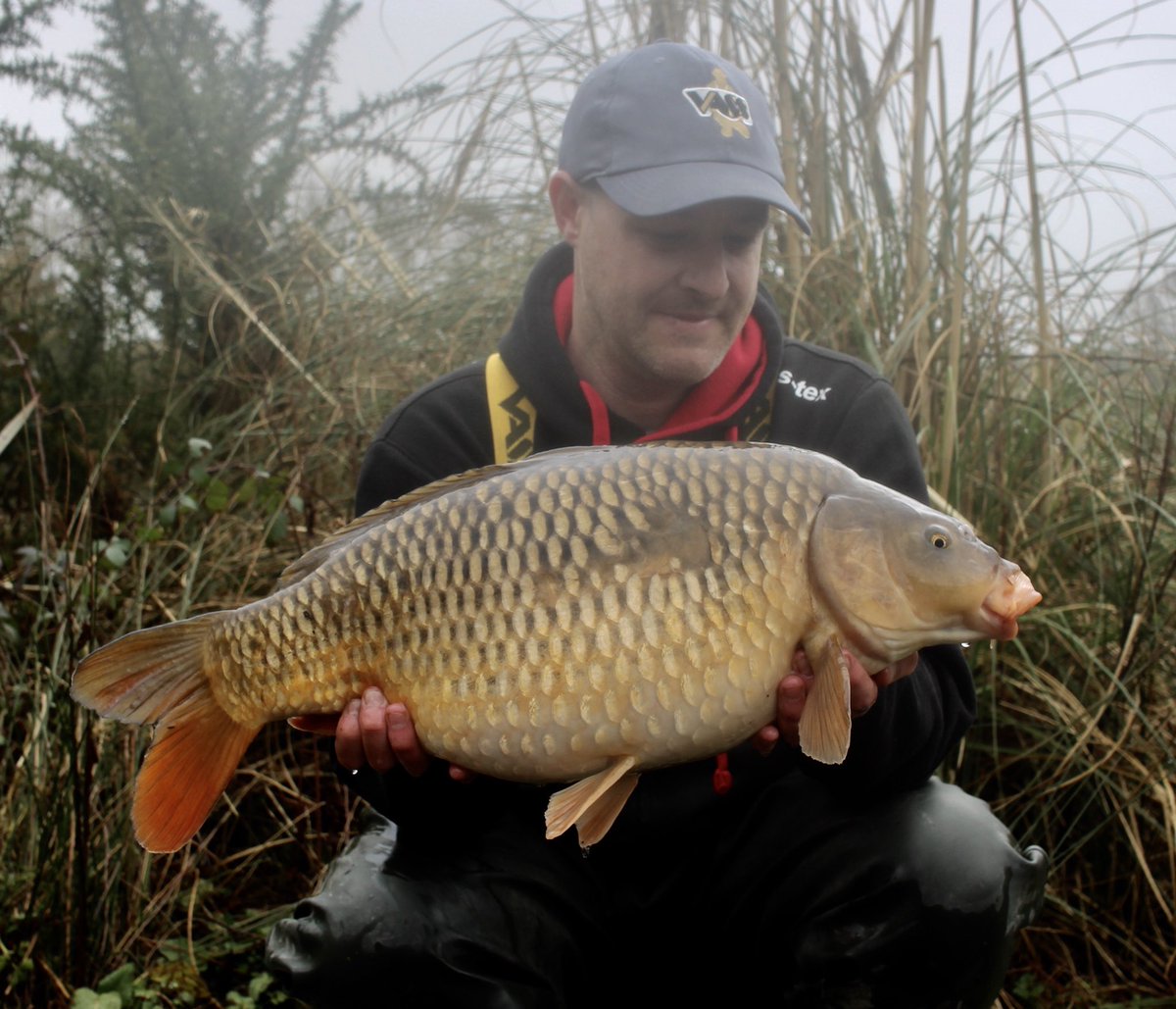 matt_whalley35's tweet photo. A nice little day session today with my son and he even managed to catch his first carp on his own rod! Proud dad moment... #DeepBlueParticles #VassWaders #SonikSports #JPrecisionHooks #RhinoTech #Deeper #Cornwall #TheOaks https://t.co/cyN8K0CDtH