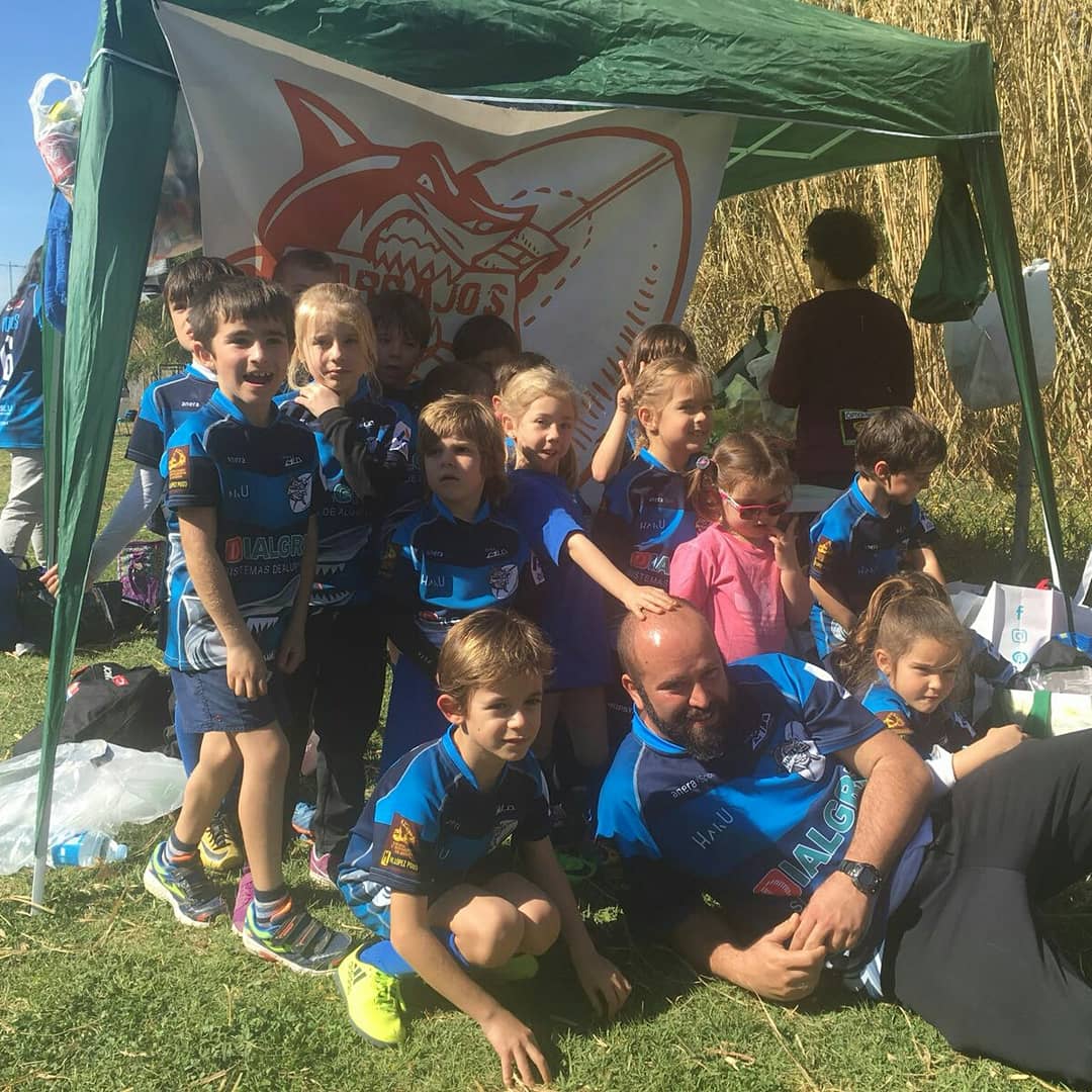 CDMarrajos's tweet photo. Primeras fotos de los peques de @CDMarrajos en la concentración FAR. #Rugby #pequenosgigantes https://t.co/iKnyyaEl1h