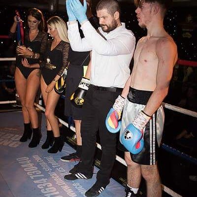 BoxingFour's tweet image. 