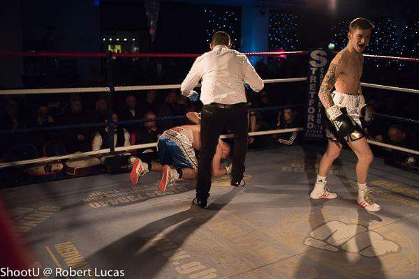 BoxingFour's tweet image. 