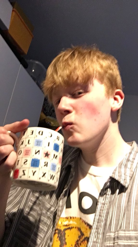 splitendcentral's tweet image. excuse me why is elliot smith dead and why do i look like damon alvaro