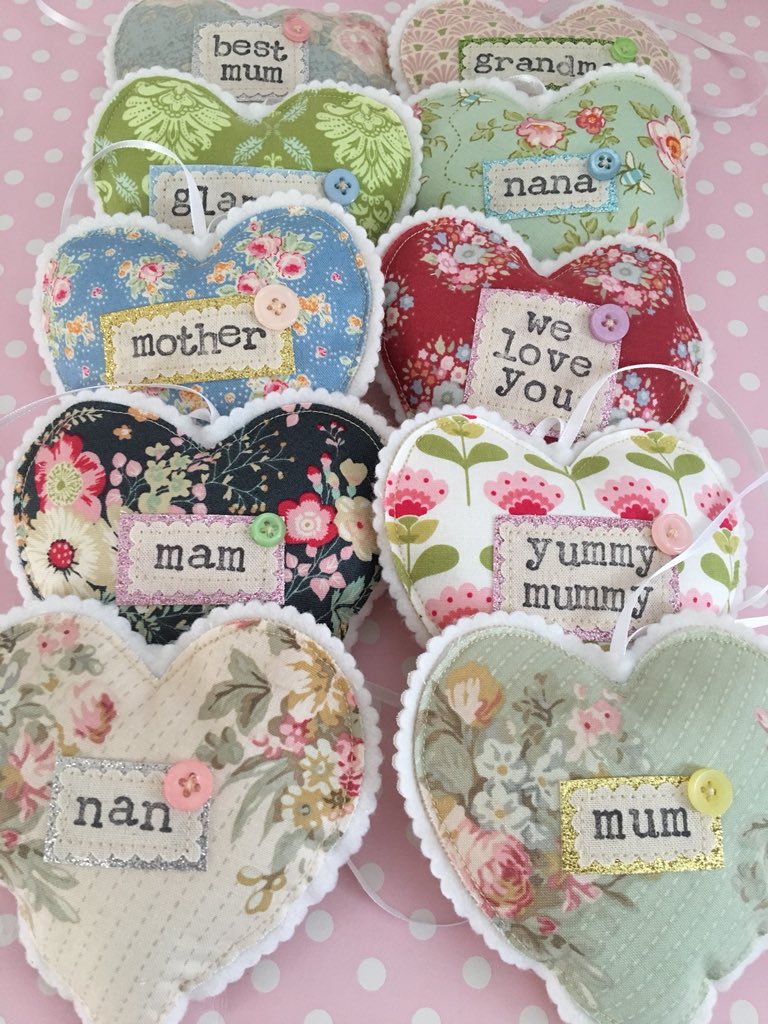 bossyflossys's tweet photo. Hanging hearts filled with love ready for mothers day 💝 #MothersDay #Love #Hearts #Mummy #Mum #Mother #Nana #Nan #Gran #Grandma #LotsOfLove 🎀 https://t.co/B3yrJ4vilt
