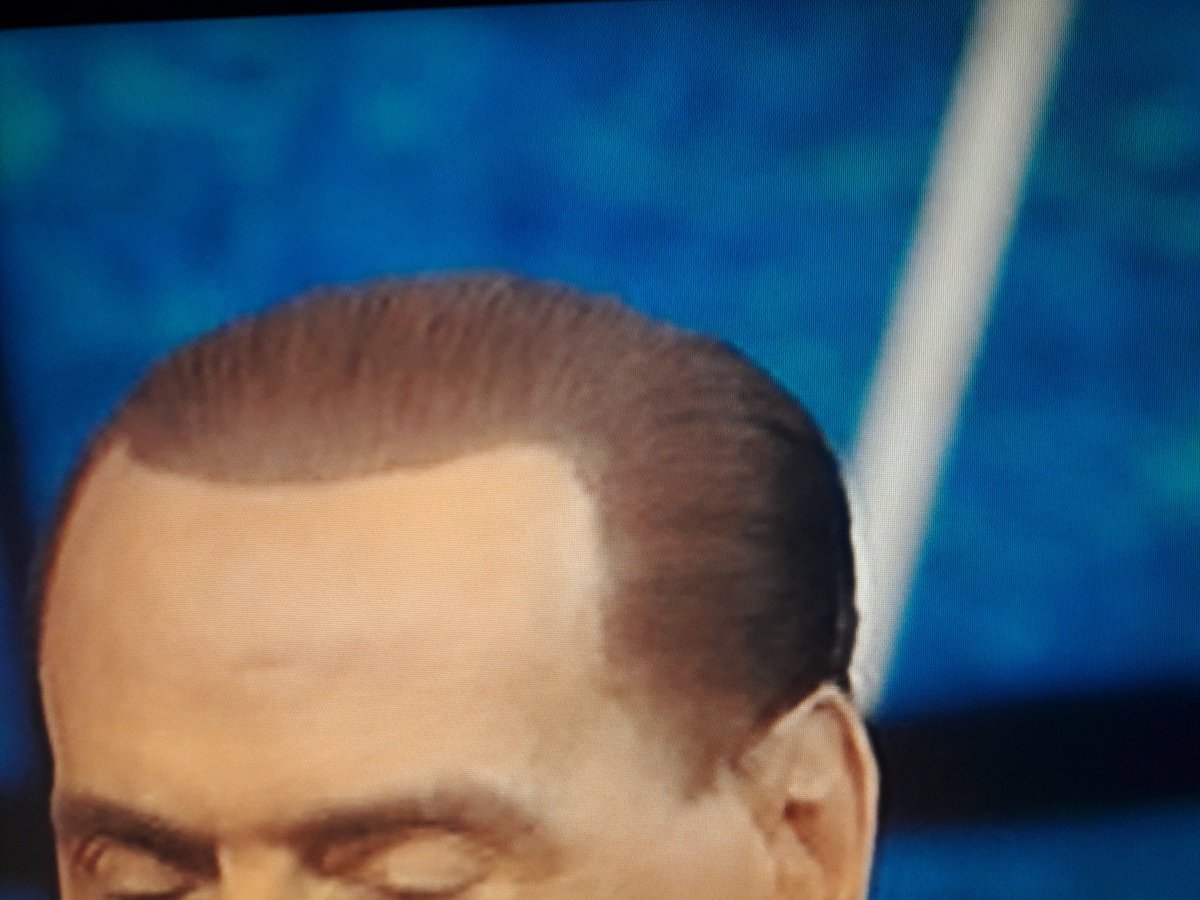 sivocifera's tweet photo. Un pensiero alla truccatrice
..manco con Paint 🖼
#chetempochefa https://t.co/TmYmXPQofH