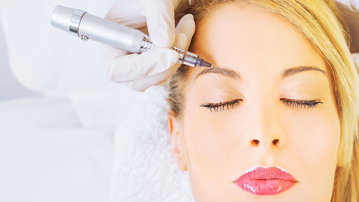 Güzel yapılmış bir kaş kontoru sizi olduğunuzdan daha genç ve sağlıklı gösterir. 0212 236 47 12 / WhatsApp hattı : 0530 264 83 23 buff.ly/2F9wFNG #mikropigmentasyon #microblading #kalıcımakyaj #kaş #kaştasarımı #kaşdizayn #kaşkontür #3dkıltekniği #eyebrows