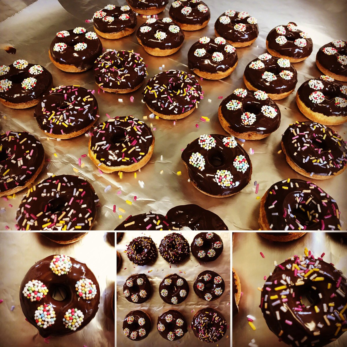 Vicky1Harrison's tweet photo. #bakesundays #minidoughnuts๐ฉ #carriedaway #lovebaking #anyonewantsome https://t.co/xTBngZejWR