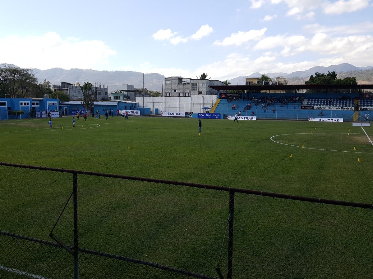 MartinMachon's tweet photo. Listo para llevarles partido Sanarate-Xela junto @LaKprichosaGT!!! #TigoApp @TigoSportsGt https://t.co/cZc4NCK3Bi