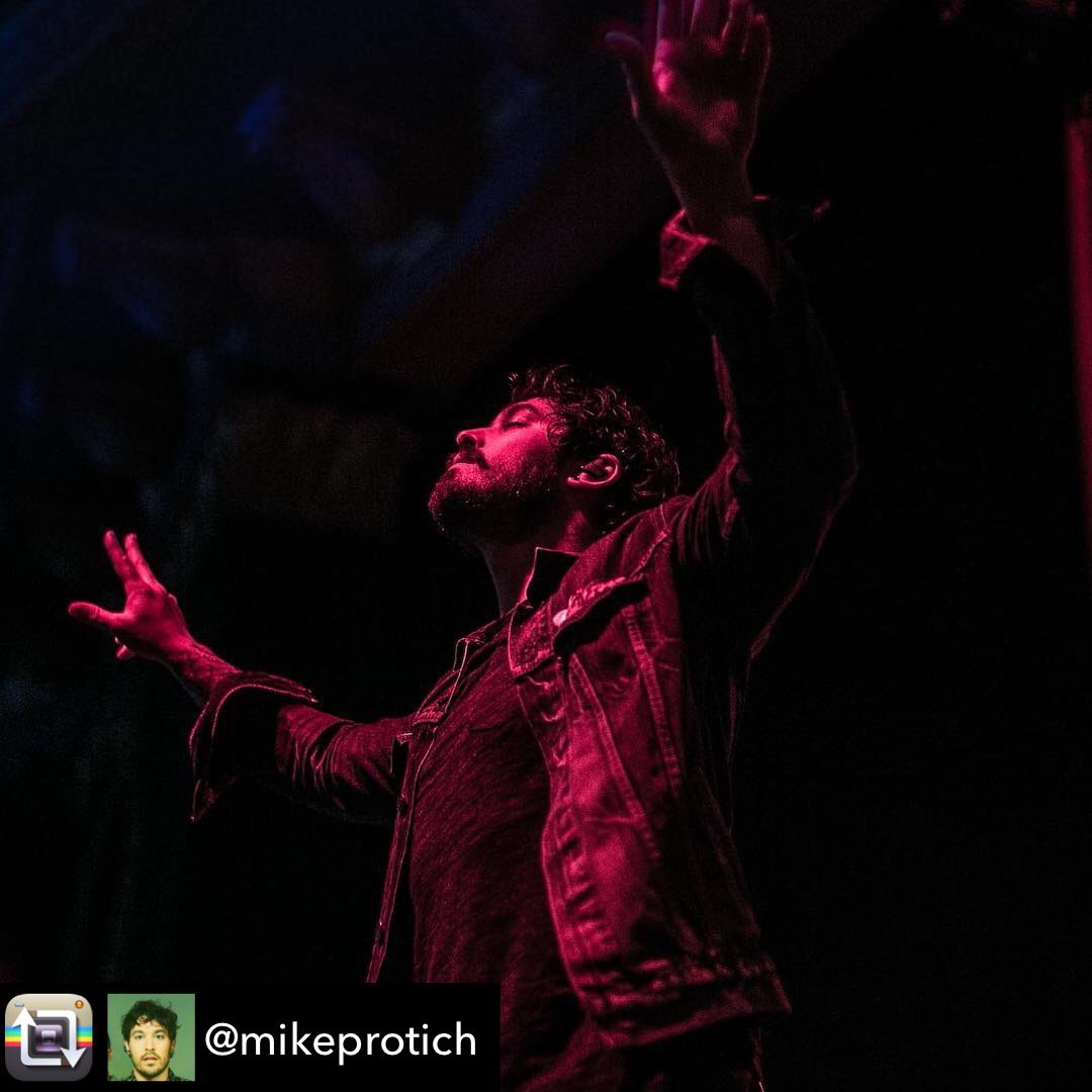 SunEire's tweet image. The Essence of Passion @redsunrising in Milwaukee last nigh. #WeAreThread #ThreadTour 🌻🎵🤘Indianapolis—Tonight 🤘🎵💪🏼