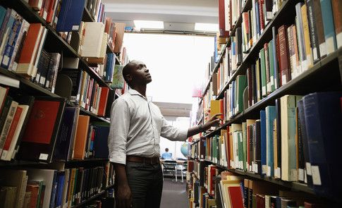 wef's tweet photo. These are the books @BillGates and Mark Zuckerberg think everyone should read https://t.co/0mU7hXwMLE #literature https://t.co/cqZkQGNPGw