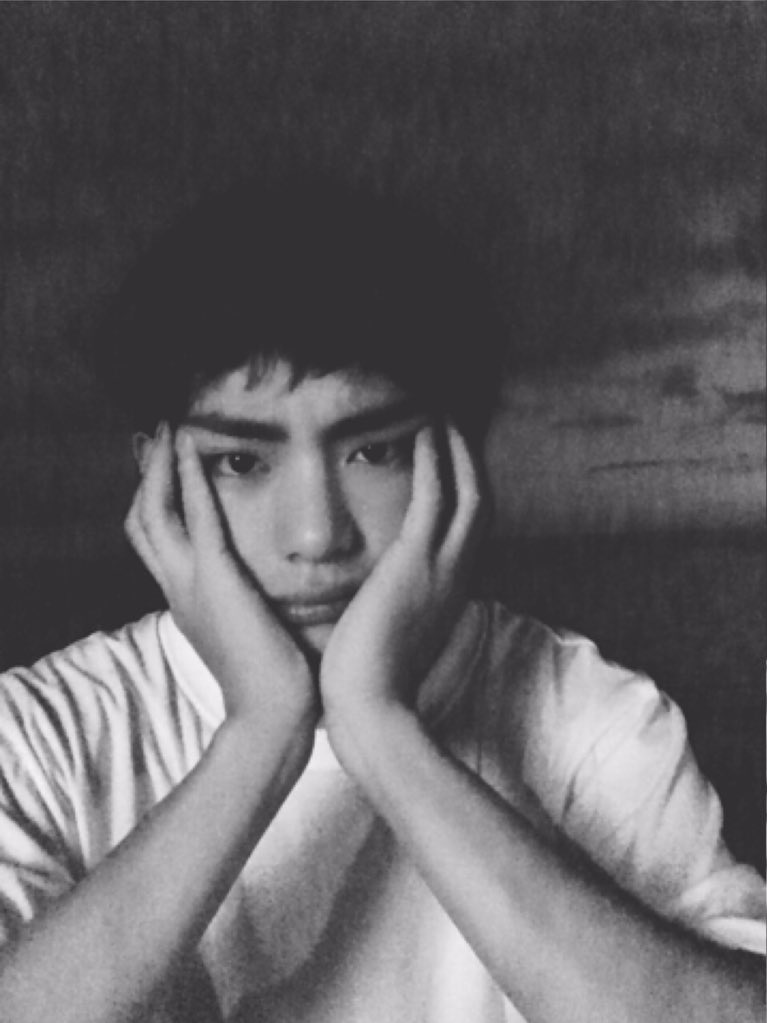 taehyungpics's tweet photo. 170819: “#ThinkingofARMY #Seriously #Thinking” © fykimtaehyung

#iHeartAwards #BestBoyBand #BTS @BTS_twt https://t.co/GHbx3lpGpT