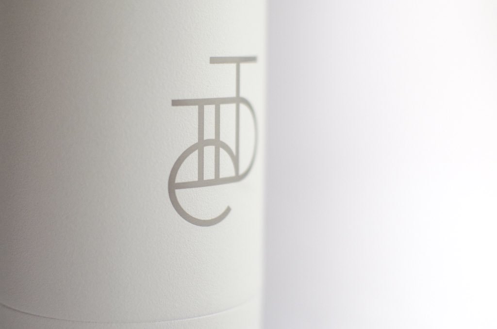 tiideswim's tweet photo. Check out our new collaboration with Chilly's bottles. Helping to keep your drink cold for up to 24 hours or hot for up to 12 hours. Great for those long days on poolside or early mornings or for just every day! We haven't got many so be fast! 👀💨 https://t.co/xkKq6Nf8gp https://t.co/oKaLXYufv3