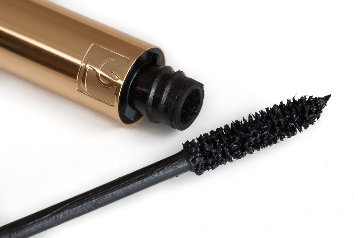 DianaBuiuciuc's tweet photo. One of the best mascaras for volume! Review on https://t.co/9xw56NLUWw @FemaleBloggerRT #beechat #bbloggers @LovingBlogs @BBlogRT @TheBlogger_Hub https://t.co/gFrOtCkoxA