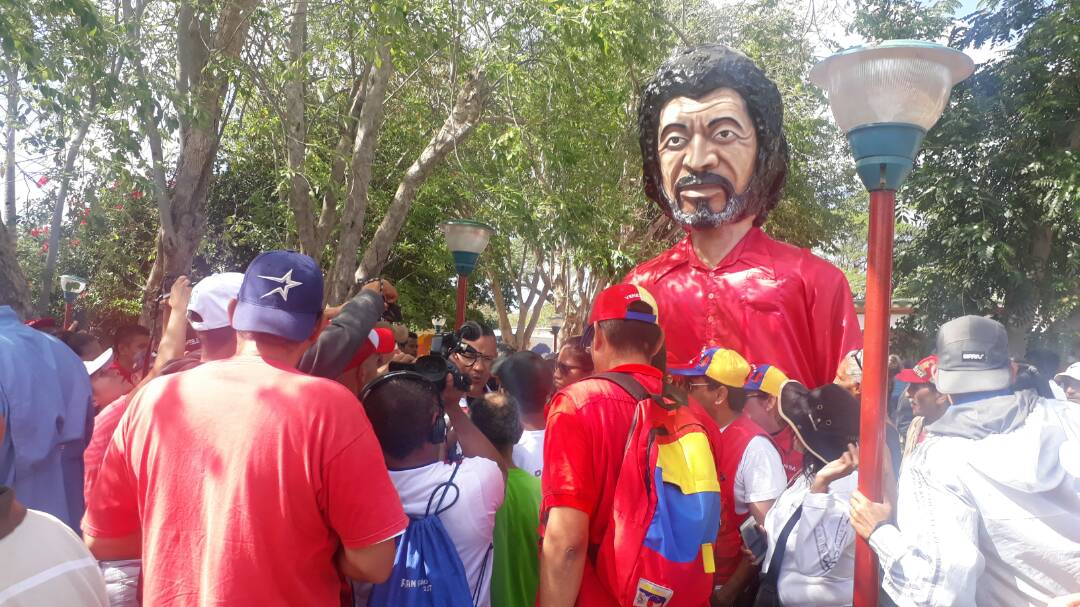 DPDFalcon_'s tweet image. #18Feb | Con actos culturales conmemoran la Siembra de Ali Primera en la marcha #ClavelesRojos @DPDPrevencion