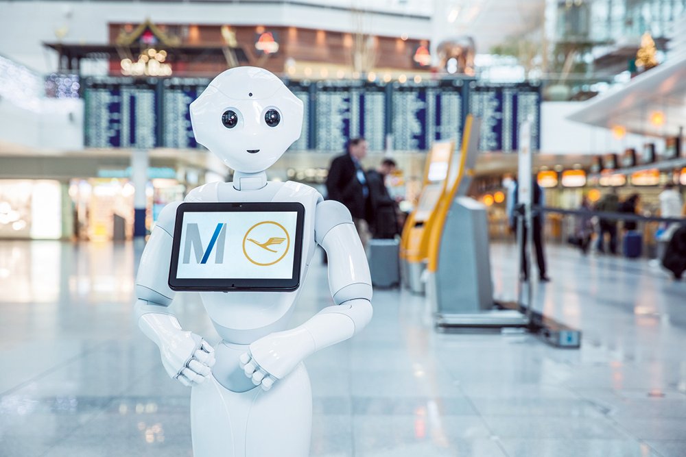 miaerolinea's tweet photo. Munich Airport and Lufthansa start testing of humanoid robot in Terminal 2 https://t.co/ygAHPdX8h6 https://t.co/M3L4C0YItD