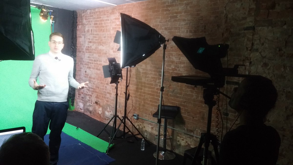 hrjetpack's tweet photo. We are loving today's set up to record our next class, #AI for #HR .@iamMikeWilson #humanresources #HRrecertification https://t.co/34rk6zqRnv
