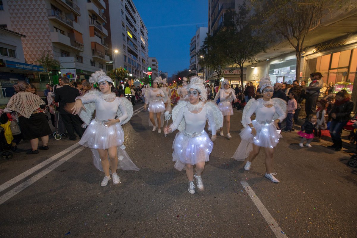 Ayto_Marbella's tweet photo. El #DesfiledelHumor recorrió ayer las calles de #Marbella y finalizó con el concurso de carrozas y disfraces. Puedes ver aquí todas las fotos⬇ https://t.co/47xE7GQfaI https://t.co/c7PAjZ6iIh