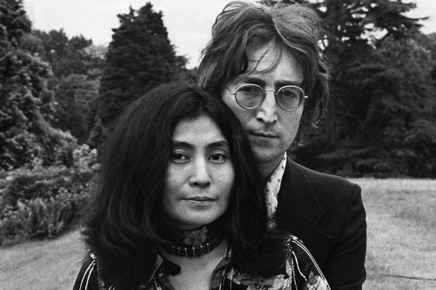 Вдова леннона. Джон Леннон и Йоко оно. Жена Джона Леннона Йоко. Джон Леннон и Йоко оно фото. Йоко оно 1971.