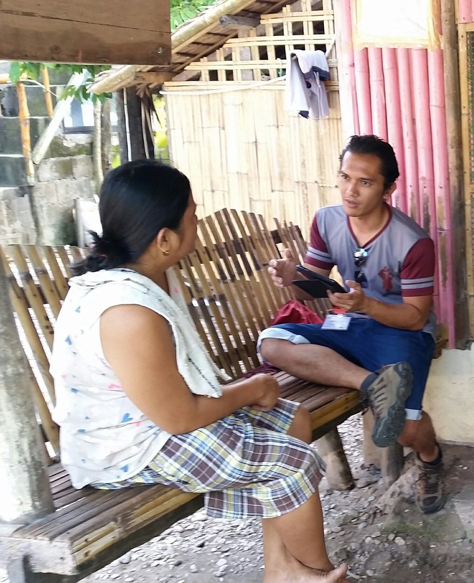 ener_phil's tweet photo. 2nd day of field research: Prof. Jo Dioniso went on with her FGD with local representatives while the team collected questionnaire samples. Challenges: High temperatures, hilly terrain and finding the preseleceted respondent among a scattered population #EnerPHIL https://t.co/R7vebfyF3S