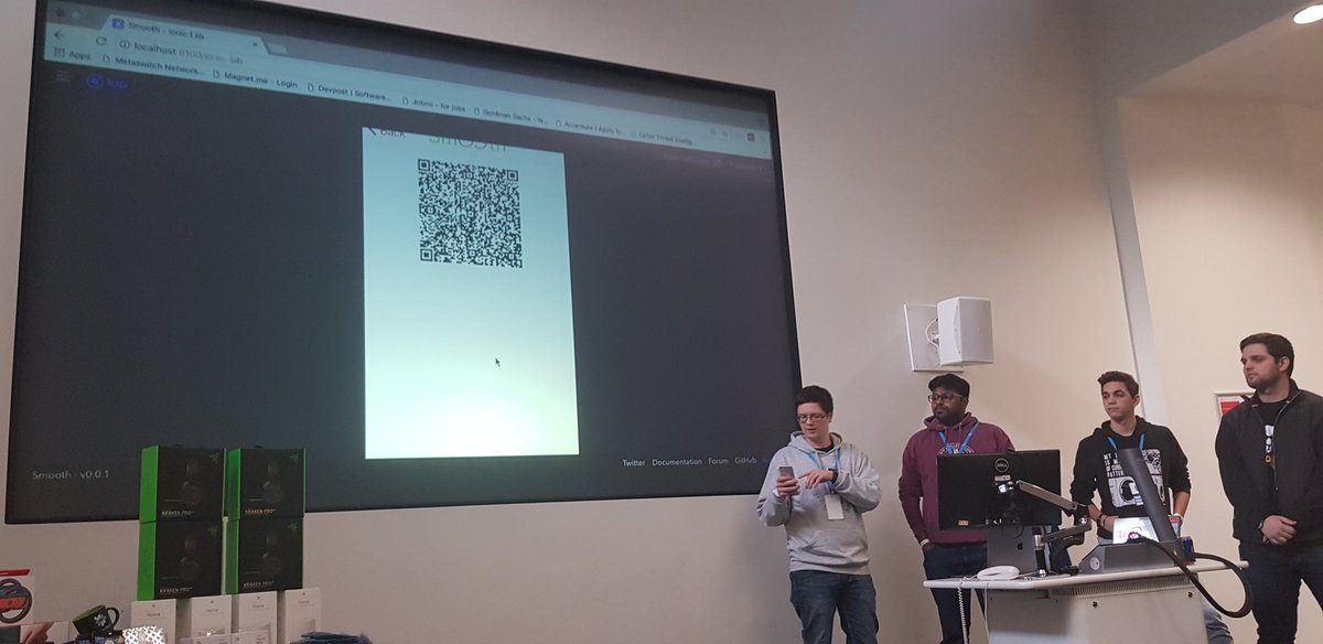 Sm∞th makes vendor payments more frictionless using QR generation and scanning with <a href="/StarlingDev/">Starling Developers</a>. 💸📲 #hackcity18