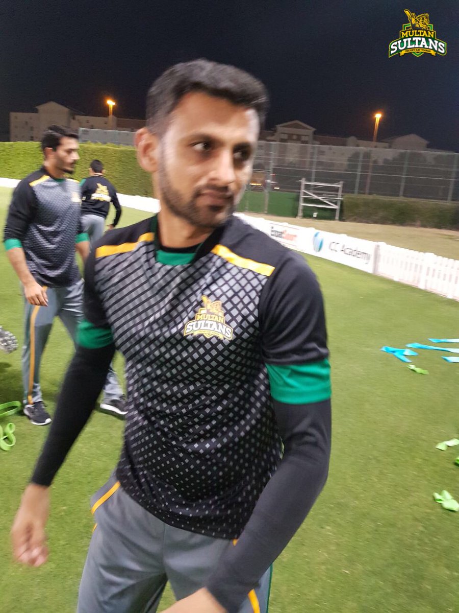 Sidraahmad19's tweet image. Hum Hai @MultanSultans @realshoaibmalik @iamAhmadshahzad  my hero come out of First net session #PracticeTime Iss Vaari, #SaadiVaari