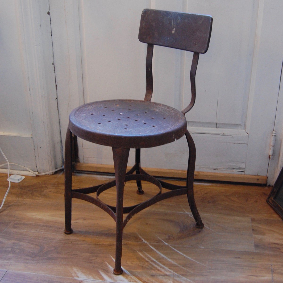 littleGuySimon's tweet image. Treasure Hunting at Simon This Weekend!

#RusticChair #vintagechair #metalchair
#treasurehunt #antique #vintage #interiordesign #decor #homedecor 
#asburypark #oceangrove #bradleybeach #longbranch #nj #jerseyshore
#brick #dealnj #wallnj #freehold #neptune #neptunecity #monmouth