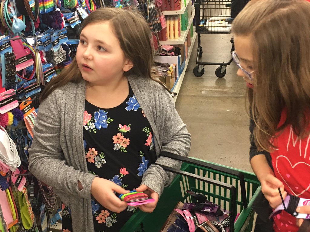 MistyWard78's tweet image. Our Highland Elementary #CmPS team provided their first back packs to children placed into emergency care this weekend! #fpspi #ServiceFirst #AServantsHeart    #FosterFriends #goodnews @JC_Schools