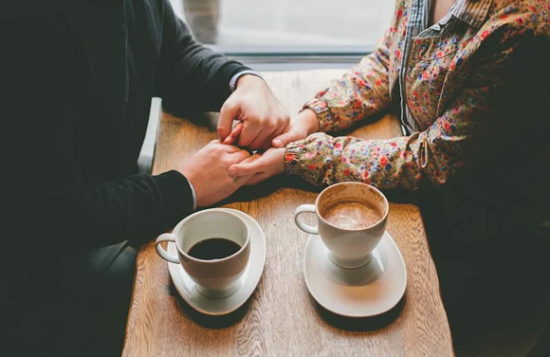 кофейная гуща. кофейный каппинг. кофе заварной в чашке. кофе остался. кофе остался.