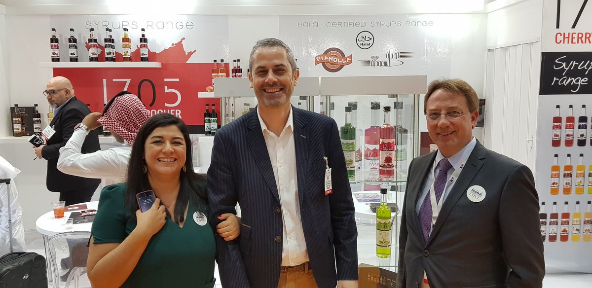 ludovic_pouille's tweet photo. De belles pépites françaises présentes sur le salon #Gulfood de #Dubai ! Les popcorns mondialement connus de #SphereProduction🍿, les fruits et légumes bio de #VegetalSolutions🍏🍅, les pruneaux des #Vergers-Escoute🍑, les sirops de #CherryRocher1705🍹. #madeinfrance🇫🇷 https://t.co/yDwiWeV78X